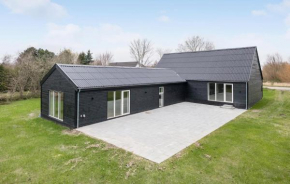 3 Bedroom Cozy Home In Højby, Højby